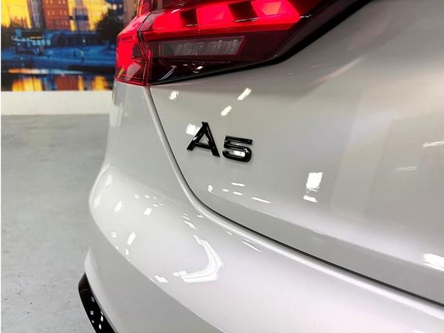 A5スポーツバック ブラックスタイルプラス 限定車 ワンオーナー マトリクスLED ETC 純正アルミホイール ワイヤレスチャージング(6枚目)