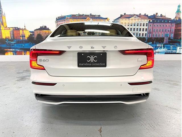 S60 リチャジアルティメットT6AWDプラグインハイブリド ワンオーナー 禁煙車 本革 サンルーフ 全方位カメラ ETC(2枚目)