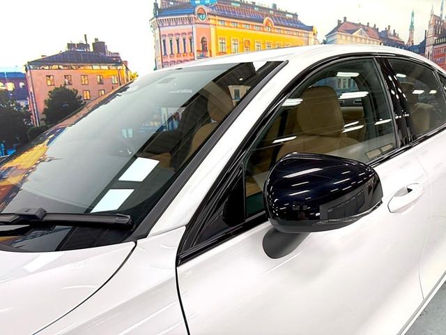 S60 リチャジアルティメットT6AWDプラグインハイブリド ワンオーナー 禁煙車 本革 サンルーフ 全方位カメラ ETC(4枚目)