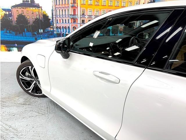 S60 リチャジアルティメットT6AWDプラグインハイブリド ワンオーナー 禁煙車 本革 サンルーフ 全方位カメラ ETC(5枚目)