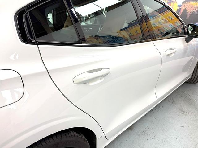 S60 リチャジアルティメットT6AWDプラグインハイブリド ワンオーナー 禁煙車 本革 サンルーフ 全方位カメラ ETC(8枚目)