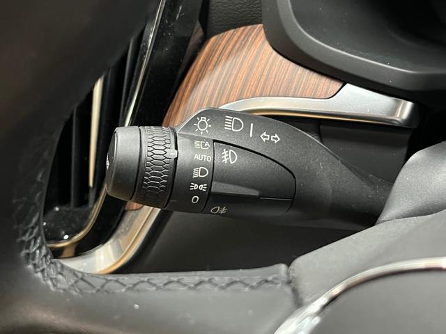 S60 リチャジアルティメットT6AWDプラグインハイブリド ワンオーナー 禁煙車 本革 サンルーフ 全方位カメラ ETC(27枚目)
