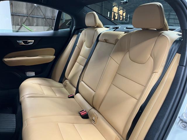 S60 リチャジアルティメットT6AWDプラグインハイブリド ワンオーナー 禁煙車 本革 サンルーフ 全方位カメラ ETC(48枚目)