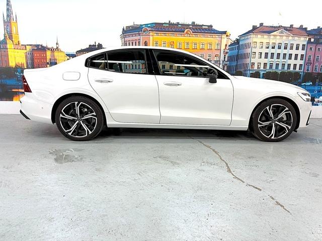 S60 リチャジアルティメットT6AWDプラグインハイブリド ワンオーナー 禁煙車 本革 サンルーフ 全方位カメラ ETC(64枚目)