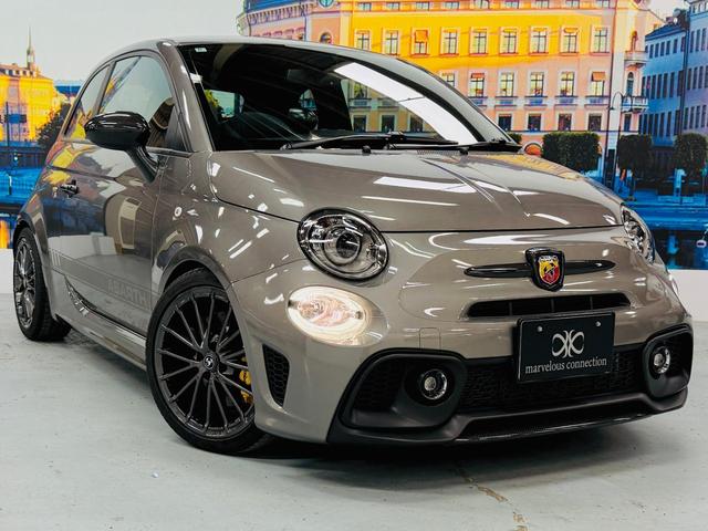 アバルト595 コンペティツィオーネ 茶革 黄色ブレンボキャリパー カーボンミラー ETC ドラレコ 5MT JBLスピーカー カーボンバンパー 純正ディスプレイオーディオ グリージョレコード(8枚目)