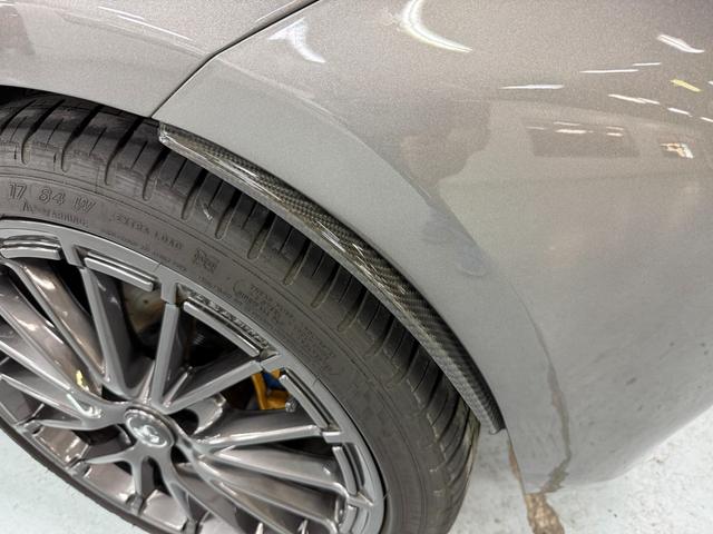 アバルト595 コンペティツィオーネ 茶革 黄色ブレンボキャリパー カーボンミラー ETC ドラレコ 5MT JBLスピーカー カーボンバンパー 純正ディスプレイオーディオ グリージョレコード(24枚目)