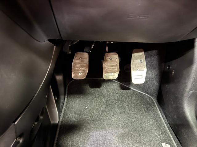 アバルト595 コンペティツィオーネ 茶革 黄色ブレンボキャリパー カーボンミラー ETC ドラレコ 5MT JBLスピーカー カーボンバンパー 純正ディスプレイオーディオ グリージョレコード(37枚目)