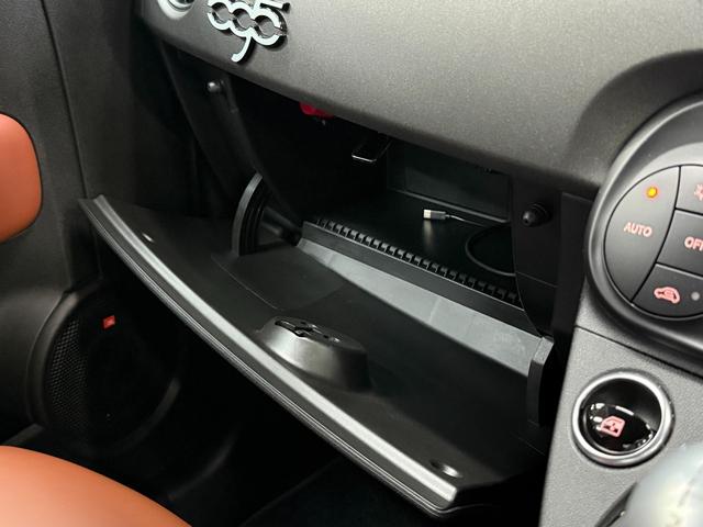 アバルト595 コンペティツィオーネ 茶革 黄色ブレンボキャリパー カーボンミラー ETC ドラレコ 5MT JBLスピーカー カーボンバンパー 純正ディスプレイオーディオ グリージョレコード(44枚目)