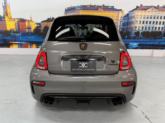 アバルト595 コンペティツィオーネ 茶革 黄色ブレンボキャリパー カーボンミラー ETC ドラレコ 5MT JBLスピーカー カーボンバンパー 純正ディスプレイオーディオ グリージョレコード(68枚目)