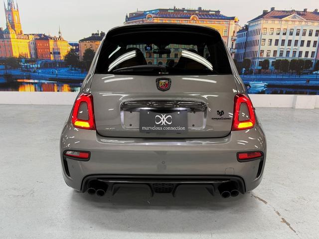 アバルト595 コンペティツィオーネ 茶革 黄色ブレンボキャリパー カーボンミラー ETC ドラレコ 5MT JBLスピーカー カーボンバンパー 純正ディスプレイオーディオ グリージョレコード(69枚目)