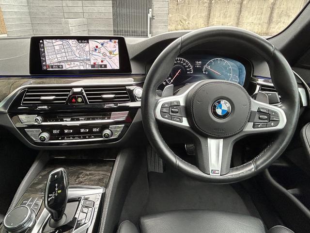 ５３０ｉ　Ｍスポーツ　アダプティブＬＥＤヘッド・ＨＵＤ・黒革・全席シートヒーター・電動シート・純正ナビ・リアビューカメラ・前後センサー・電動トランク・Ｍスポ１９ＡＷ・禁煙(41枚目)