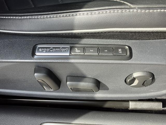 アルテオン ＴＳＩ　４モーション　エレガンス　純正ナビ・アラウンドビューカメラ・黒革電動・シートヒーター・ＬＥＤヘッドライト・ＡＣＣ／ＬＫＡ／ＢＳＭ／ＰＤＣ・衝突軽減装置・電動リアゲート・ＡｐｐｌｅＣａｒＰｌａｙ／ＡｎｄｒｏｉｄＡｕｔｏ・禁煙（11枚目）