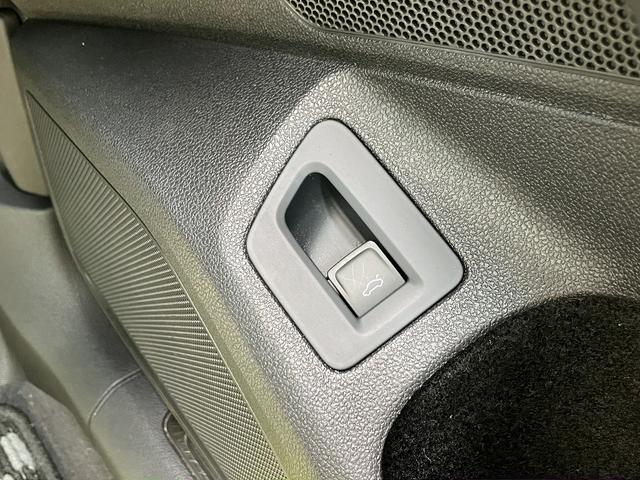 アルテオン ＴＳＩ　４モーション　エレガンス　純正ナビ・アラウンドビューカメラ・黒革電動・シートヒーター・ＬＥＤヘッドライト・ＡＣＣ／ＬＫＡ／ＢＳＭ／ＰＤＣ・衝突軽減装置・電動リアゲート・ＡｐｐｌｅＣａｒＰｌａｙ／ＡｎｄｒｏｉｄＡｕｔｏ・禁煙（52枚目）
