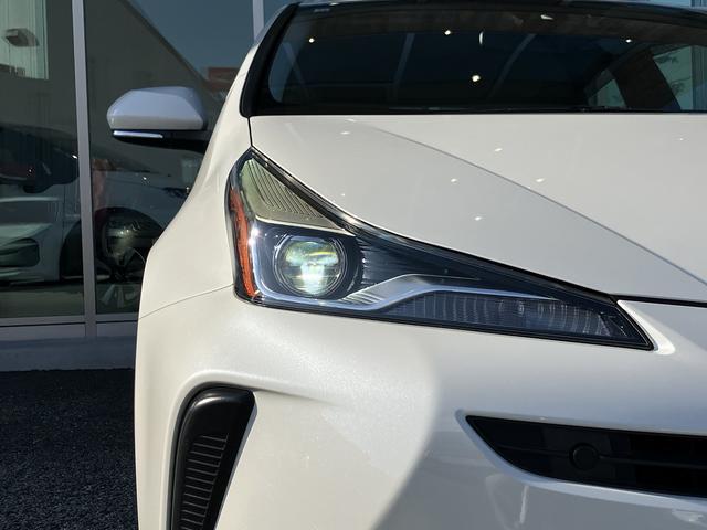 プリウス S 社外ナビ・バックカメラ・LEDヘッドライト・ACC/LDW・前後センサー・衝突軽減装置・誤発進抑制機能・CD/DVD/ワンセグTV/Bluetoothオーディオ・スマートキー・ETC・禁煙(3枚目)