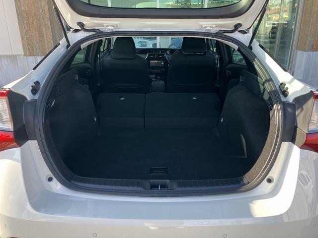 プリウス S 社外ナビ・バックカメラ・LEDヘッドライト・ACC/LDW・前後センサー・衝突軽減装置・誤発進抑制機能・CD/DVD/ワンセグTV/Bluetoothオーディオ・スマートキー・ETC・禁煙(9枚目)