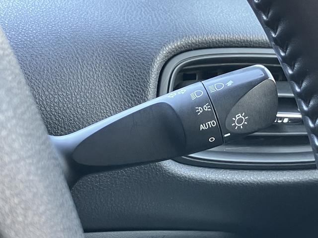 プリウス S 社外ナビ・バックカメラ・LEDヘッドライト・ACC/LDW・前後センサー・衝突軽減装置・誤発進抑制機能・CD/DVD/ワンセグTV/Bluetoothオーディオ・スマートキー・ETC・禁煙(38枚目)