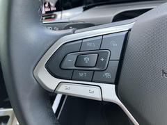 ◆リアビューモニター◆リバースギヤに入れると、車両後方の映像を映し出します。前後にセンサーも装備しており、障害物に近づくと音と画像で知らせます。 7