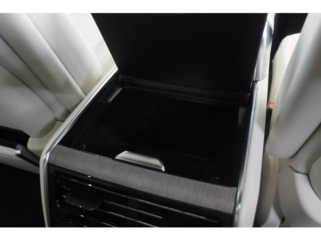 レンジローバー 　Ｄミラー／Ｒモニター／２３ｉｎｃｈＡＷ／Ｃｏｏｌボックス／Ｐ５３０スタンダドホイルベス／ＭＥＲＩＤＩＡＮ／２４ＷＡＹパワーシート／マッサージ＆クラー＆ヒーターシート／リアオットマン／ＨＵＤ／白シート（55枚目）