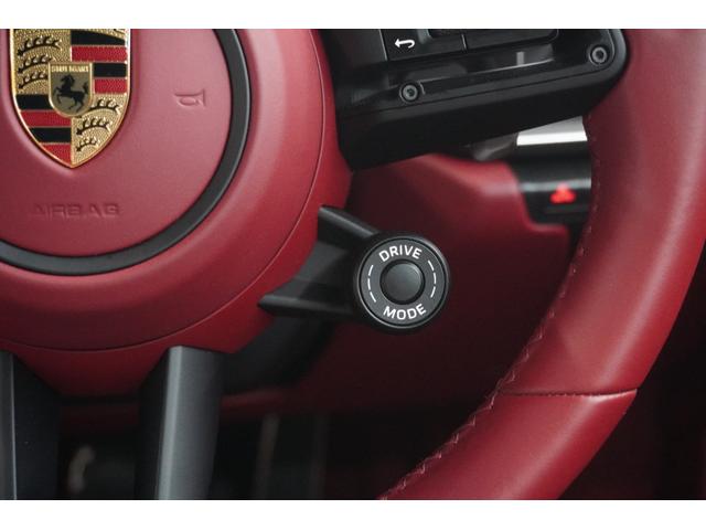 ９１１ ９１１ターボＳ　カブリオレ　スポーツクロノパッケージ／カブリオレ／ＢＯＳＥサウンド／シートベンチレーション／アダプティブクルーズコントロール／パノラミックビューモニター／ロゴエンボス加工／レザーインテリア／シートヒータークーラー（32枚目）