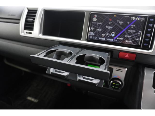 ハイエースワゴン グランドキャビン　登録済未使用車　デジタルインナーミラー　イージークローザー付片側パワースライドドア　ＬＥＤヘッドライト　全方位モニター　バックカメラ　純正アルミホイール　ＥＴＣ２．０　純正７インチナビ　フロアマット（28枚目）