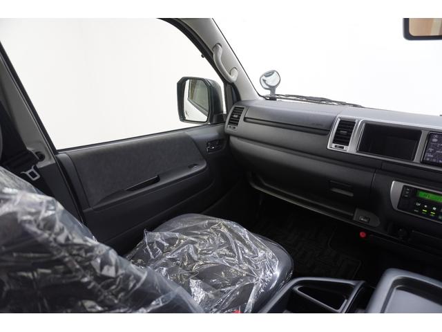 ハイエースワゴン グランドキャビン　登録済未使用車　デジタルインナーミラー　イージークローザー付片側パワースライドドア　ＬＥＤヘッドライト　全方位モニター　バックカメラ　純正アルミホイール　ＥＴＣ２．０　純正７インチナビ　フロアマット（39枚目）