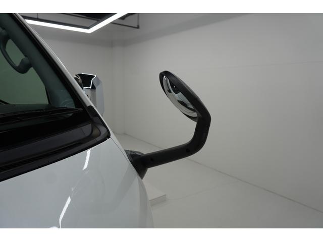 ハイエースワゴン グランドキャビン　登録済未使用車　デジタルインナーミラー　イージークローザー付片側パワースライドドア　ＬＥＤヘッドライト　全方位モニター　バックカメラ　純正アルミホイール　ＥＴＣ２．０　純正７インチナビ　フロアマット（46枚目）