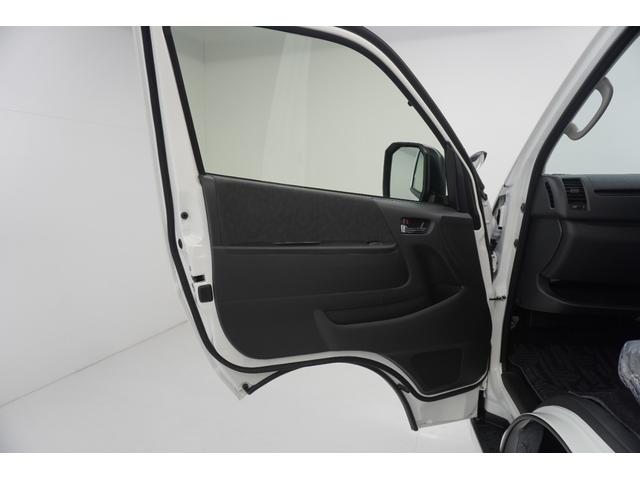 ハイエースワゴン グランドキャビン　登録済未使用車　デジタルインナーミラー　イージークローザー付片側パワースライドドア　ＬＥＤヘッドライト　全方位モニター　バックカメラ　純正アルミホイール　ＥＴＣ２．０　純正７インチナビ　フロアマット（55枚目）