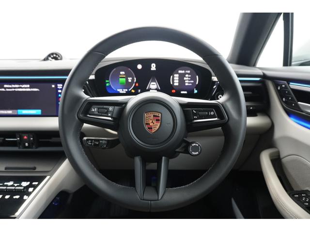 マカンエレクトリック マカン　レザーパッケージ　ＢＯＳＥ　ＰＡＳＭ　１４ＷＡＹパワーシート　２０インチＭａｃａｎＳホイール　マトリックスＬＥＤヘッドライト　シートベンチレーション　スポーツクロノパッケージ　エアクオリティシステム（12枚目）