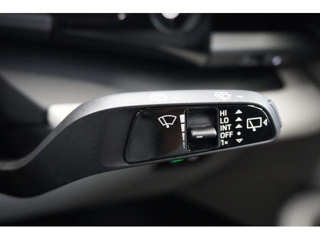 マカンエレクトリック マカン　レザーパッケージ　ＢＯＳＥ　ＰＡＳＭ　１４ＷＡＹパワーシート　２０インチＭａｃａｎＳホイール　マトリックスＬＥＤヘッドライト　シートベンチレーション　スポーツクロノパッケージ　エアクオリティシステム（17枚目）