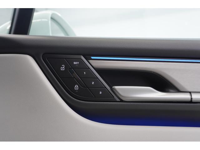 マカンエレクトリック マカン　レザーパッケージ　ＢＯＳＥ　ＰＡＳＭ　１４ＷＡＹパワーシート　２０インチＭａｃａｎＳホイール　マトリックスＬＥＤヘッドライト　シートベンチレーション　スポーツクロノパッケージ　エアクオリティシステム（26枚目）