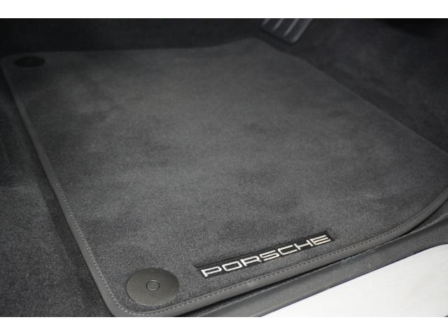 マカンエレクトリック マカン　レザーパッケージ　ＢＯＳＥ　ＰＡＳＭ　１４ＷＡＹパワーシート　２０インチＭａｃａｎＳホイール　マトリックスＬＥＤヘッドライト　シートベンチレーション　スポーツクロノパッケージ　エアクオリティシステム（28枚目）
