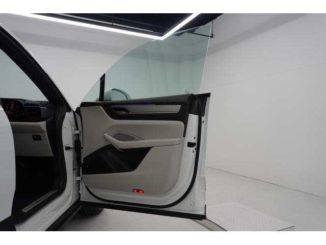 マカンエレクトリック マカン　レザーパッケージ　ＢＯＳＥ　ＰＡＳＭ　１４ＷＡＹパワーシート　２０インチＭａｃａｎＳホイール　マトリックスＬＥＤヘッドライト　シートベンチレーション　スポーツクロノパッケージ　エアクオリティシステム（61枚目）