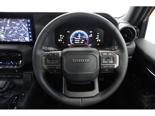 ランドクルーザー２５０ ＶＸファーストエディション　ワンオーナー　１ｓｔエディション限定カラー　ムーンルーフ　ルーフレール　トヨタチームメイト　デジタルインナーミラー　ダークチェスナットブラウンレザーシート　パノラミックビューモニター　ドラレコ（14枚目）