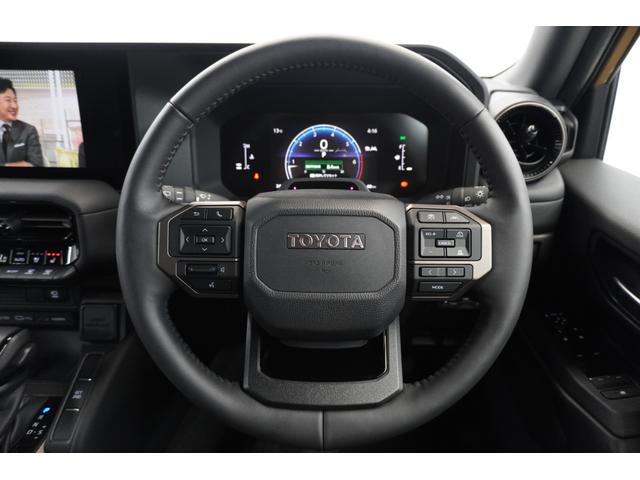 ランドクルーザー２５０ ＶＸファーストエディション　ワンオーナー　１ｓｔエディション限定カラー　ムーンルーフ　ルーフレール　トヨタチームメイト　デジタルインナーミラー　ダークチェスナットブラウンレザーシート　パノラミックビューモニター　パワーバックドア（10枚目）