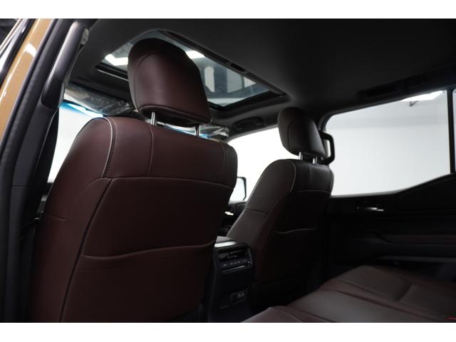 ランドクルーザー２５０ ＶＸファーストエディション　ワンオーナー　１ｓｔエディション限定カラー　ムーンルーフ　ルーフレール　トヨタチームメイト　デジタルインナーミラー　ダークチェスナットブラウンレザーシート　パノラミックビューモニター　パワーバックドア（40枚目）