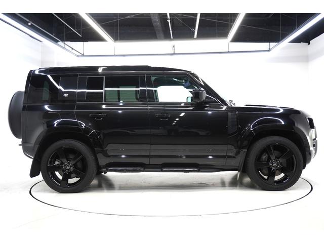 ディフェンダー １１０Ｘ－ダイナミックＨＳＥ　Ｄ３００　パノラマルーフ　ＭＥＲＩＤＩＡＮサウンドシステム　エアサスペンション　純正サイドステップ　３６０°カメラ　クールＢＯＸ　シートヒーター　ベンチレーション　レーダー探知機　ドラレコ　禁煙車（4枚目）