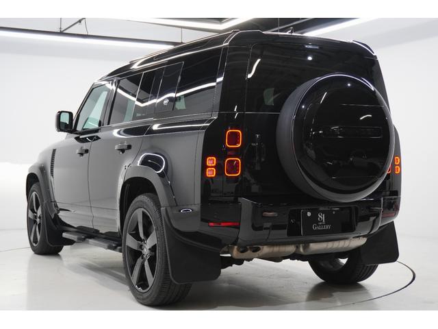 ディフェンダー １１０Ｘ－ダイナミックＨＳＥ　Ｄ３００　パノラマルーフ　ＭＥＲＩＤＩＡＮサウンドシステム　エアサスペンション　純正サイドステップ　３６０°カメラ　クールＢＯＸ　シートヒーター　ベンチレーション　レーダー探知機　ドラレコ　禁煙車（7枚目）