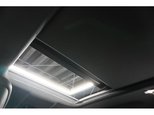 ディフェンダー １１０Ｘ－ダイナミックＨＳＥ　Ｄ３００　パノラマルーフ　ＭＥＲＩＤＩＡＮサウンドシステム　エアサスペンション　純正サイドステップ　３６０°カメラ　クールＢＯＸ　シートヒーター　ベンチレーション　レーダー探知機　ドラレコ　禁煙車（15枚目）