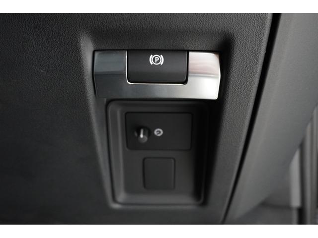 ディフェンダー １１０Ｘ－ダイナミックＨＳＥ　Ｄ３００　パノラマルーフ　ＭＥＲＩＤＩＡＮサウンドシステム　エアサスペンション　純正サイドステップ　３６０°カメラ　クールＢＯＸ　シートヒーター　ベンチレーション　レーダー探知機　ドラレコ　禁煙車（21枚目）