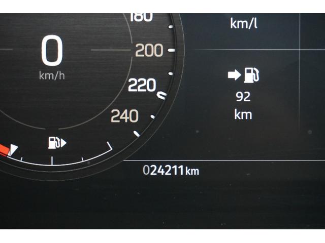 ディフェンダー １１０Ｘ－ダイナミックＨＳＥ　Ｄ３００　パノラマルーフ　ＭＥＲＩＤＩＡＮサウンドシステム　エアサスペンション　純正サイドステップ　３６０°カメラ　クールＢＯＸ　シートヒーター　ベンチレーション　レーダー探知機　ドラレコ　禁煙車（23枚目）