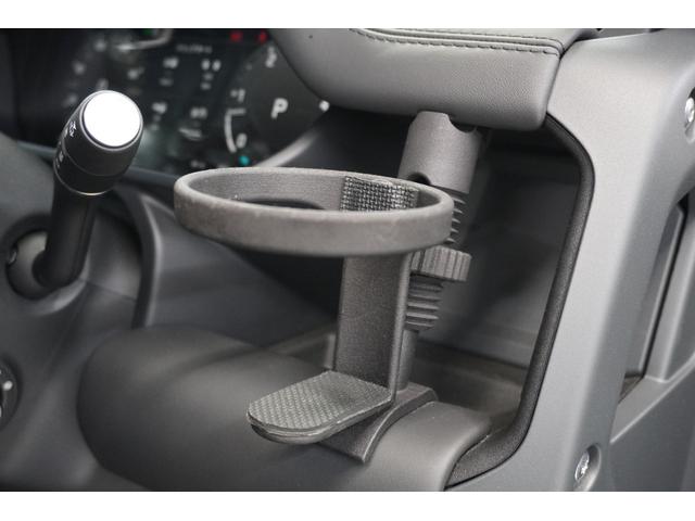 ディフェンダー １１０Ｘ－ダイナミックＨＳＥ　Ｄ３００　パノラマルーフ　ＭＥＲＩＤＩＡＮサウンドシステム　エアサスペンション　純正サイドステップ　３６０°カメラ　クールＢＯＸ　シートヒーター　ベンチレーション　レーダー探知機　ドラレコ　禁煙車（27枚目）