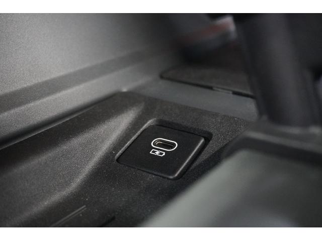 ディフェンダー １１０Ｘ－ダイナミックＨＳＥ　Ｄ３００　パノラマルーフ　ＭＥＲＩＤＩＡＮサウンドシステム　エアサスペンション　純正サイドステップ　３６０°カメラ　クールＢＯＸ　シートヒーター　ベンチレーション　レーダー探知機　ドラレコ　禁煙車（38枚目）