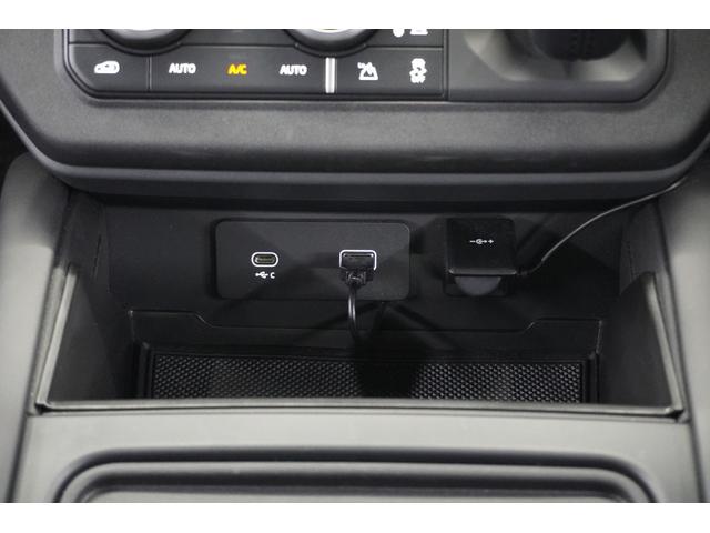 ディフェンダー １１０Ｘ－ダイナミックＨＳＥ　Ｄ３００　パノラマルーフ　ＭＥＲＩＤＩＡＮサウンドシステム　エアサスペンション　純正サイドステップ　３６０°カメラ　クールＢＯＸ　シートヒーター　ベンチレーション　レーダー探知機　ドラレコ　禁煙車（60枚目）