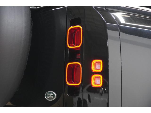 ディフェンダー １１０Ｘ－ダイナミックＨＳＥ　Ｄ３００　パノラマルーフ　ＭＥＲＩＤＩＡＮサウンドシステム　エアサスペンション　純正サイドステップ　３６０°カメラ　クールＢＯＸ　シートヒーター　ベンチレーション　レーダー探知機　ドラレコ　禁煙車（66枚目）