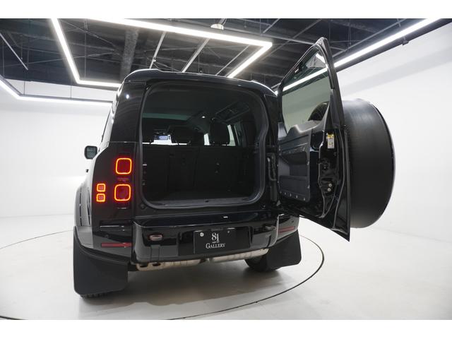 ディフェンダー １１０Ｘ－ダイナミックＨＳＥ　Ｄ３００　パノラマルーフ　ＭＥＲＩＤＩＡＮサウンドシステム　エアサスペンション　純正サイドステップ　３６０°カメラ　クールＢＯＸ　シートヒーター　ベンチレーション　レーダー探知機　ドラレコ　禁煙車（72枚目）