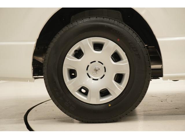 ハイエースワゴン グランドキャビン 登録済未使用車 LEDヘッドライト デジタルインナーミラー 寒冷地仕様 パノラミックビューモニター イージークローザー付片側パワースライドドア フロアマット ETC(10枚目)