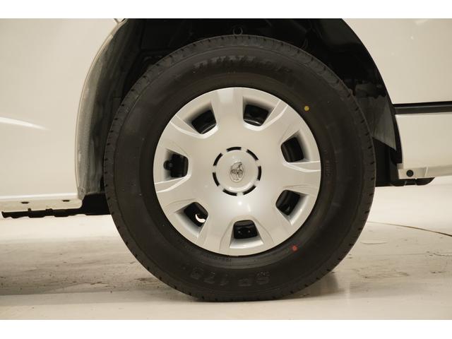 ハイエースワゴン グランドキャビン 登録済未使用車 LEDヘッドライト デジタルインナーミラー 寒冷地仕様 パノラミックビューモニター イージークローザー付片側パワースライドドア フロアマット ETC(11枚目)