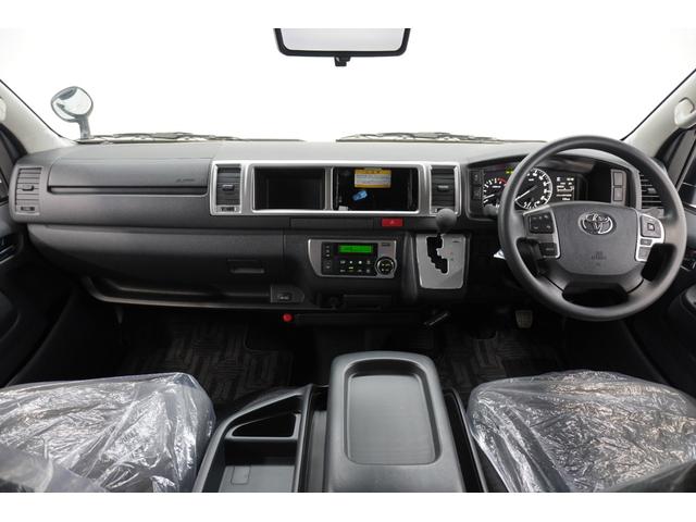 ハイエースワゴン グランドキャビン 登録済未使用車 LEDヘッドライト デジタルインナーミラー 寒冷地仕様 パノラミックビューモニター イージークローザー付片側パワースライドドア フロアマット ETC(13枚目)