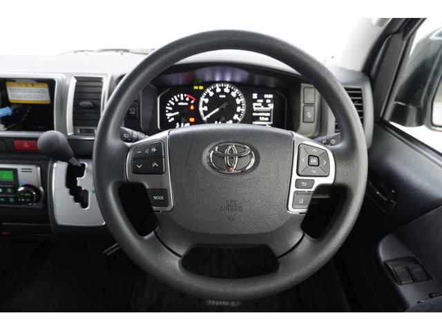 ハイエースワゴン グランドキャビン 登録済未使用車 LEDヘッドライト デジタルインナーミラー 寒冷地仕様 パノラミックビューモニター イージークローザー付片側パワースライドドア フロアマット ETC(22枚目)
