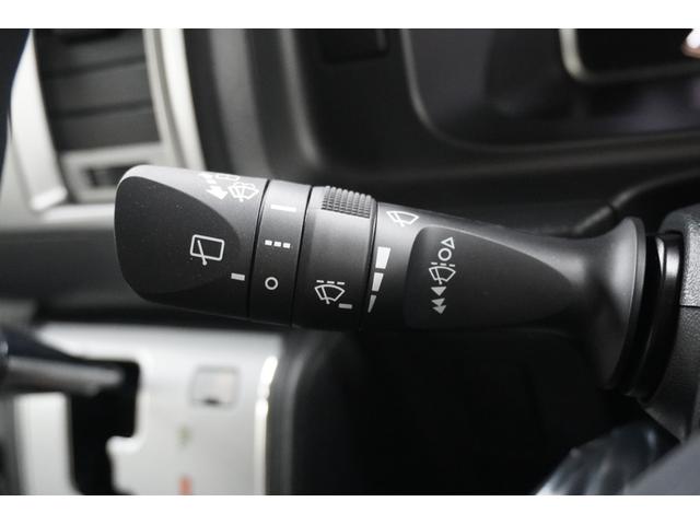 ハイエースワゴン グランドキャビン 登録済未使用車 LEDヘッドライト デジタルインナーミラー 寒冷地仕様 パノラミックビューモニター イージークローザー付片側パワースライドドア フロアマット ETC(26枚目)